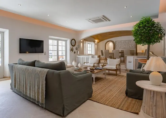 Portuguese Mansion Close To Marina, Golf And Beach. 빌라 *