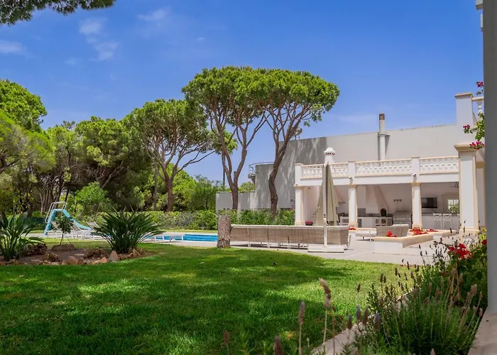 Portuguese Mansion Close To Marina, Golf And Beach. 빌라
