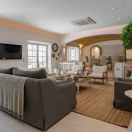 Portuguese Mansion Close To Marina, Golf And Beach. Villa *