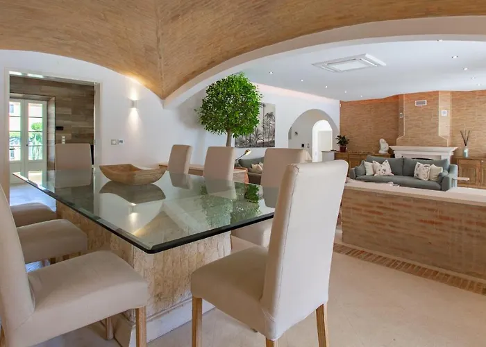 Portuguese Mansion Close To Marina, Golf And Beach. *
