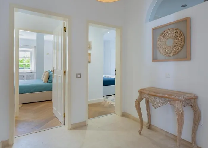 Portuguese Mansion Close To Marina, Golf And Beach.