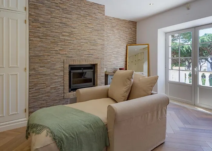 Villa Portuguese Mansion Close To Marina, Golf And Beach.