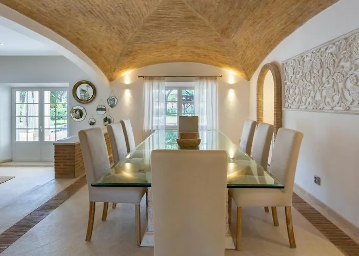 Portuguese Mansion Close To Marina, Golf And Beach. Villa