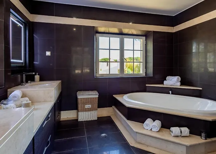 Portuguese Mansion Close To Marina, Golf And Beach. *