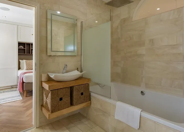 Villa Portuguese Mansion Close To Marina, Golf And Beach. *