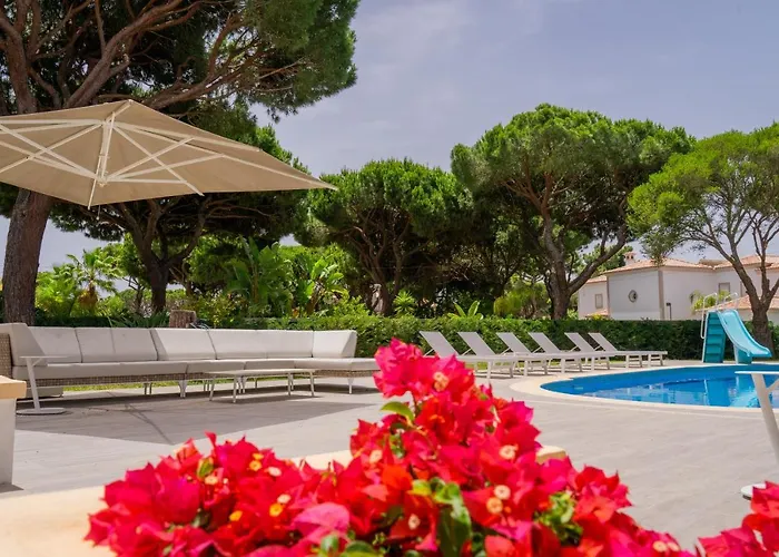 Portuguese Mansion Close To Marina, Golf And Beach. Villa Vilamoura