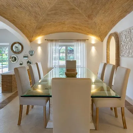 Portuguese Mansion Close To Marina, Golf And Beach. Вилла