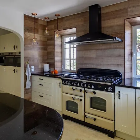 Portuguese Mansion Close To Marina, Golf And Beach. Вилла