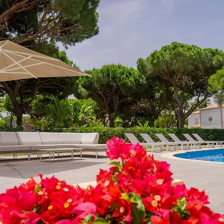Portuguese Mansion Close To Marina, Golf And Beach. Вилла Виламура
